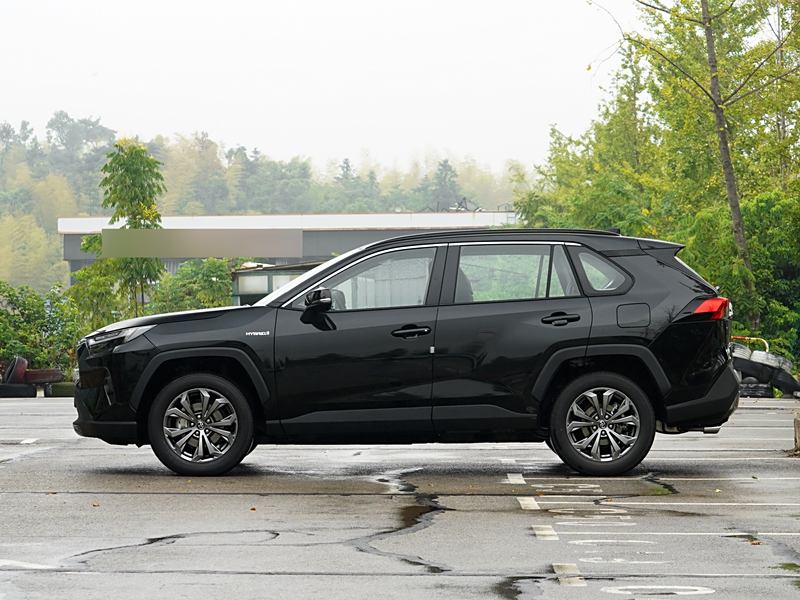 成都地区RAV4荣放降价消息！最新报价13.18万，现车充足